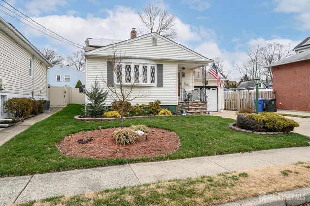48 Wildwood Avenue, Fords, NJ 08863