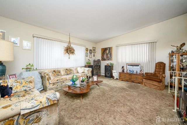 48 Wildwood Avenue, Fords, NJ 08863