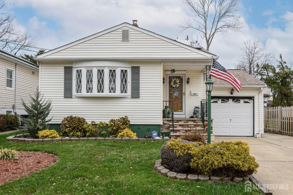 48 Wildwood Avenue, Fords, NJ 08863