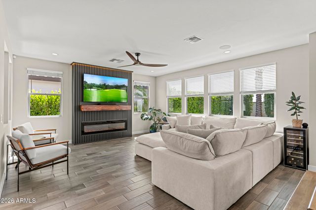 17197 W MIDDLEBURY Street, Surprise, AZ 85388