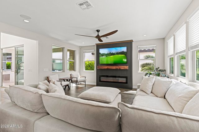 17197 W MIDDLEBURY Street, Surprise, AZ 85388