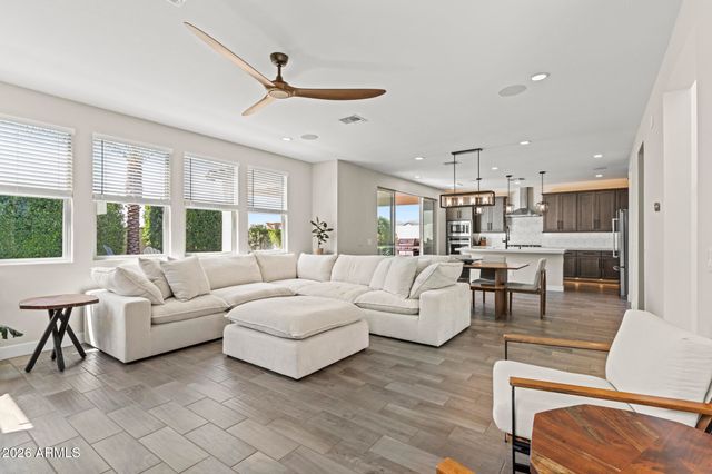 17197 W MIDDLEBURY Street, Surprise, AZ 85388