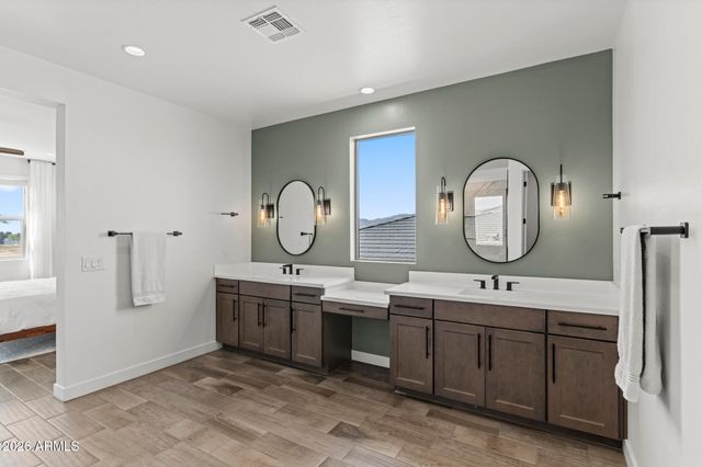17197 W MIDDLEBURY Street, Surprise, AZ 85388