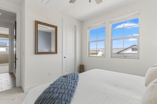 17197 W MIDDLEBURY Street, Surprise, AZ 85388