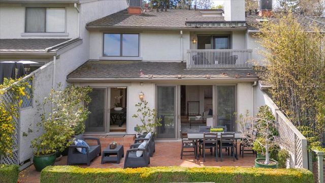 206 Sand Hill Circle, Menlo Park, CA 94025