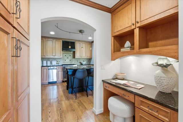 206 Sand Hill Circle, Menlo Park, CA 94025