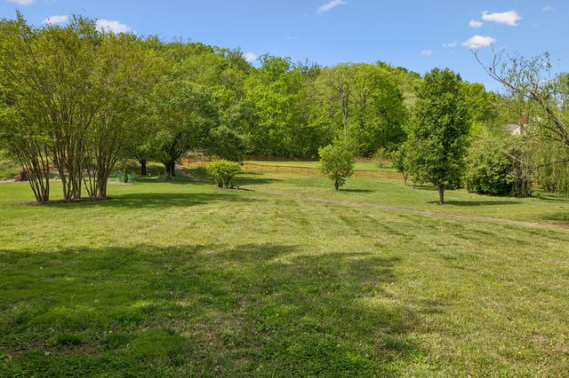 1067 Holly Tree Farms Rd, Brentwood, TN 37027