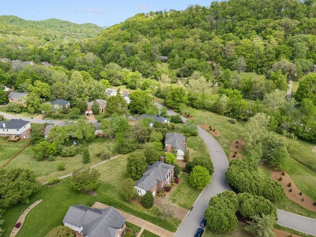 1067 Holly Tree Farms Rd, Brentwood, TN 37027