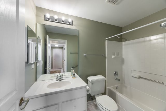 13634 Penefield Lane, Huntley, IL 60142