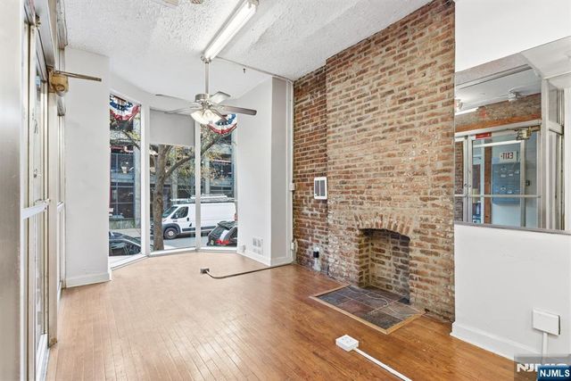15 Warren Street, Newark, NJ 07102