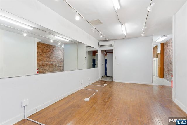 15 Warren Street, Newark, NJ 07102