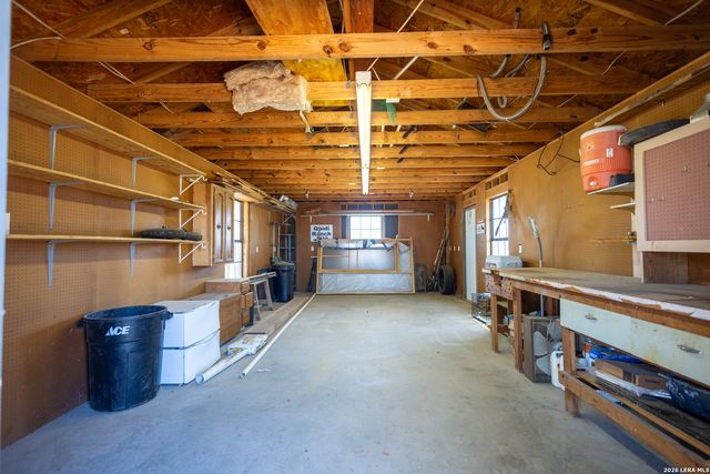 1219 County Road 761, Devine, TX 78016