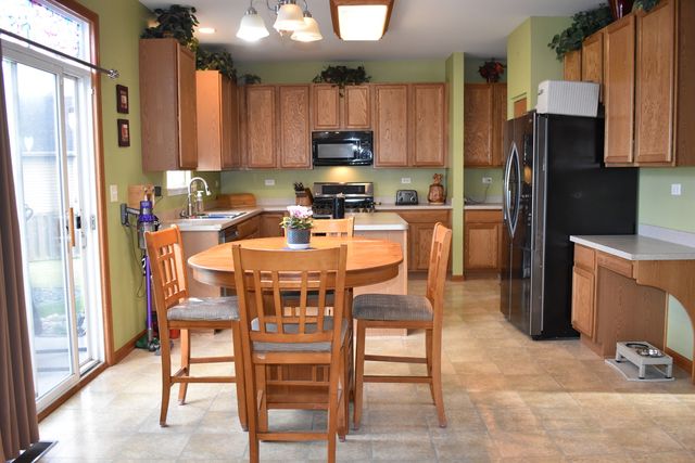 908 Angelica Circle, Joliet, IL 60431