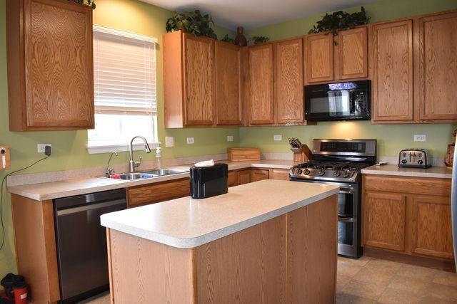908 Angelica Circle, Joliet, IL 60431
