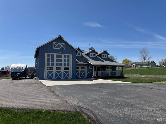 831 W Central Rd, Emmett, ID 83617