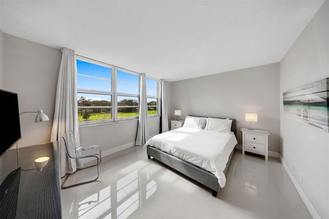 4030 W Palm Aire Drive 406, Pompano Beach, FL 33069