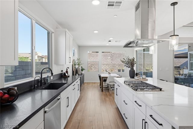 10253 Barnett Hill Court, Las Vegas, NV 89166