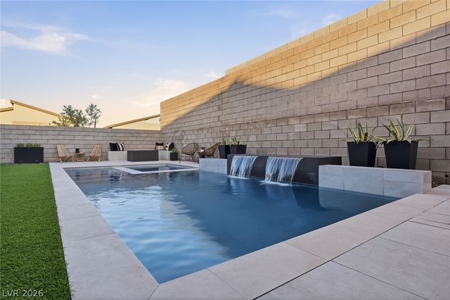 10253 Barnett Hill Court, Las Vegas, NV 89166