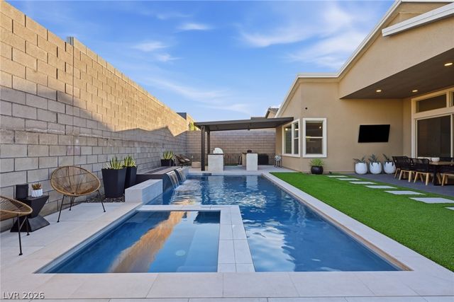 10253 Barnett Hill Court, Las Vegas, NV 89166