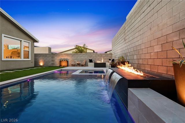 10253 Barnett Hill Court, Las Vegas, NV 89166