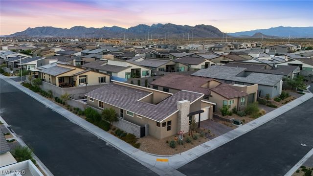 10253 Barnett Hill Court, Las Vegas, NV 89166