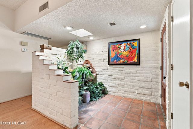 9267 E Desert Sands Lane, Tucson, AZ 85710