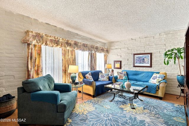 9267 E Desert Sands Lane, Tucson, AZ 85710