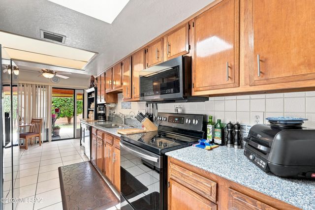 9267 E Desert Sands Lane, Tucson, AZ 85710