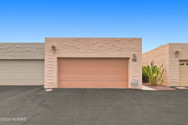 9267 E Desert Sands Lane, Tucson, AZ 85710