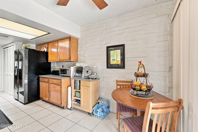 9267 E Desert Sands Lane, Tucson, AZ 85710
