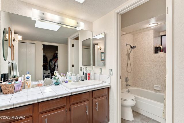 9267 E Desert Sands Lane, Tucson, AZ 85710