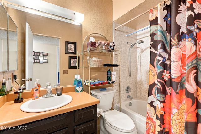 9267 E Desert Sands Lane, Tucson, AZ 85710