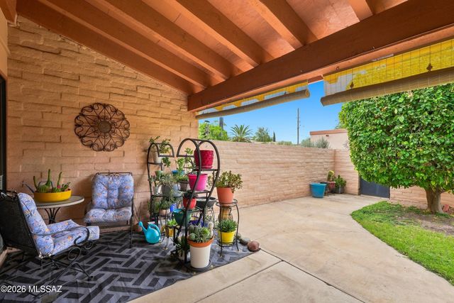 9267 E Desert Sands Lane, Tucson, AZ 85710