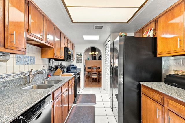 9267 E Desert Sands Lane, Tucson, AZ 85710