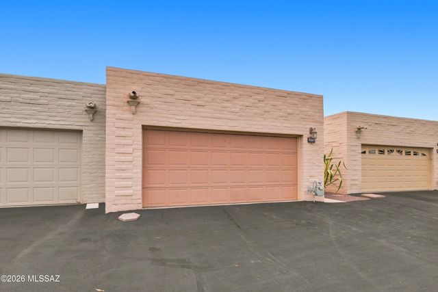 9267 E Desert Sands Lane, Tucson, AZ 85710