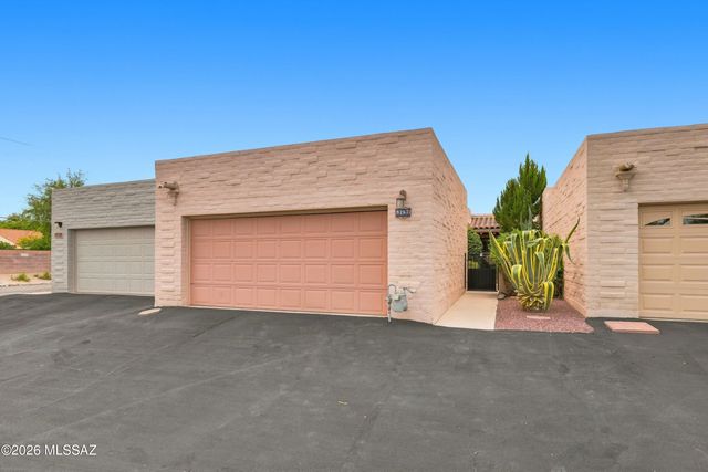 9267 E Desert Sands Lane, Tucson, AZ 85710