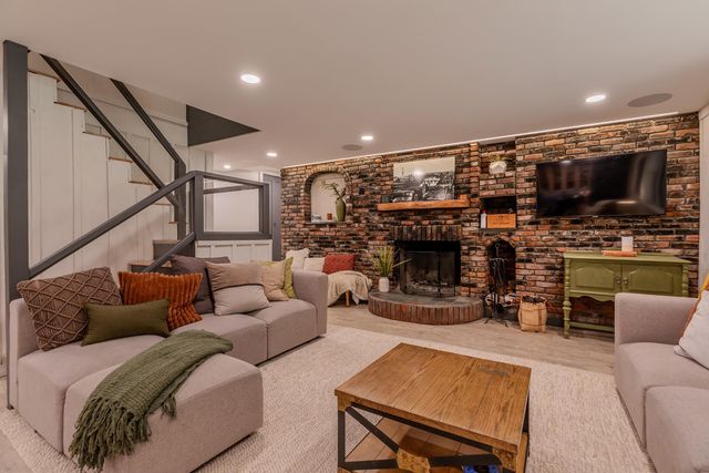 1161 Little Pond Road, Londonderry, VT 05148