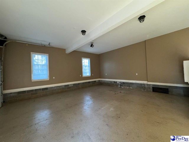 654 N Beaverdam Dr, Florence, SC 29501