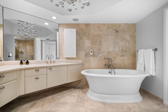 333 Las Olas Way 2702, Fort Lauderdale, FL 33301