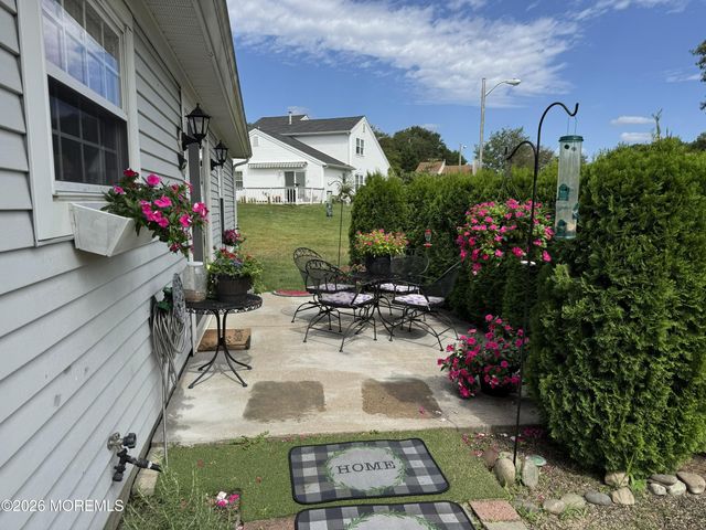 2 Dove Tree Court, Barnegat, NJ 08005