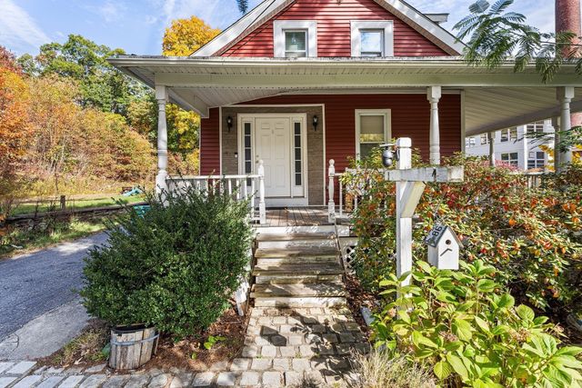 27 Park Pl, Attleboro, MA 02703