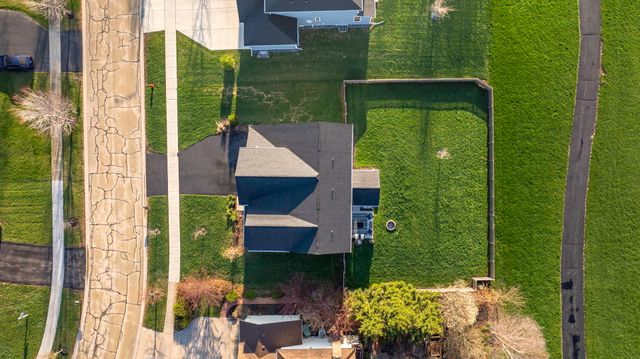 13008 Timber Wood Circle, Plainfield, IL 60585