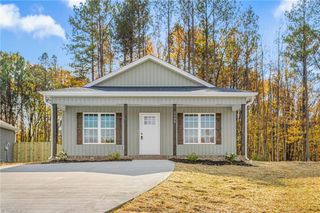 1105 Sunset Drive, Thomasville, NC 27360