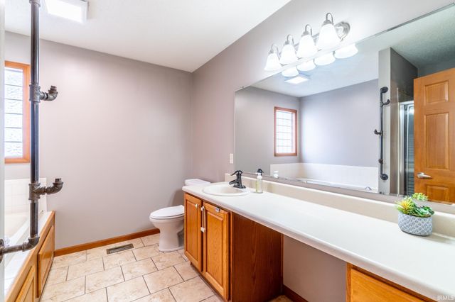 4015 Woodfield Run, New Haven, IN 46774