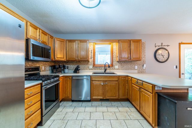 4015 Woodfield Run, New Haven, IN 46774