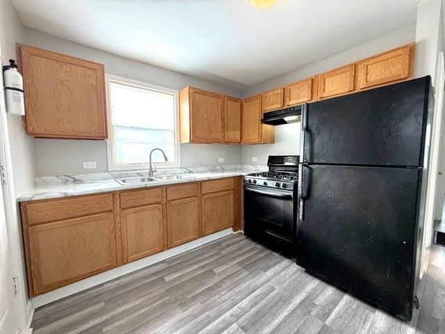 205 E 142nd Place, Dolton, IL 60419