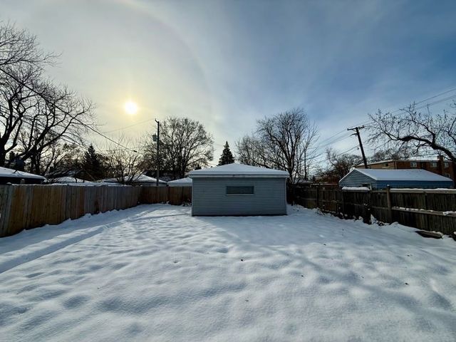 205 E 142nd Place, Dolton, IL 60419