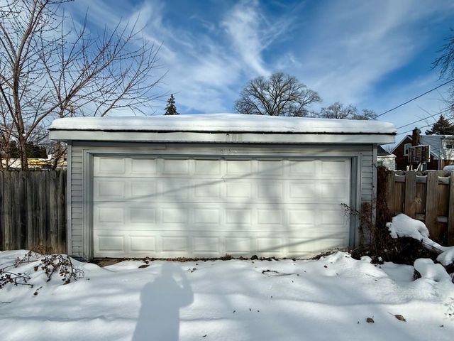 205 E 142nd Place, Dolton, IL 60419