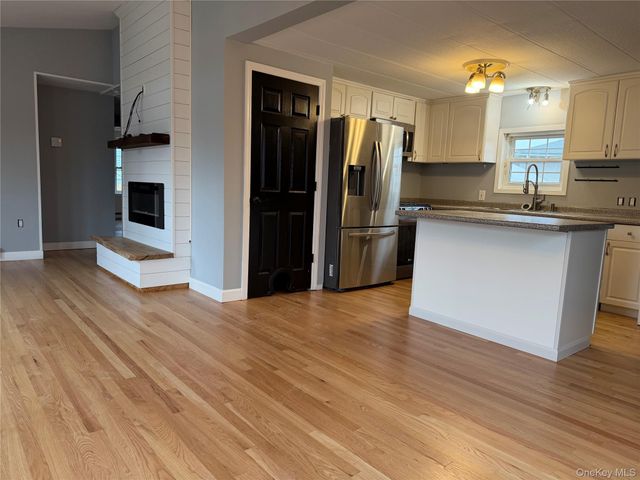 101 Rosevale Avenue E, Ronkonkoma, NY 11779