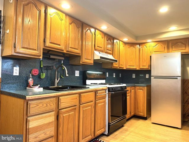 2710 E BIRCH ST, Philadelphia, PA 19134